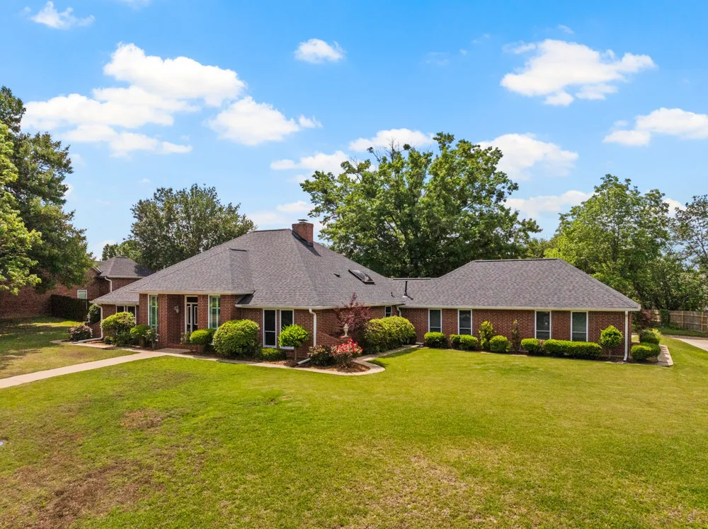 212 Turnberry Circle Mt Pleasant, TX 75455