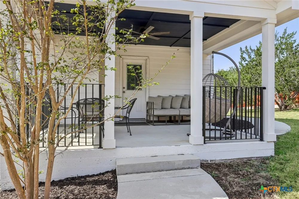 275 Stallion Springs Drive Fischer, TX 78623