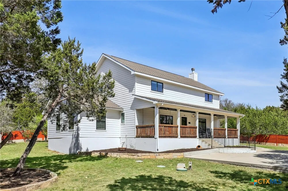 275 Stallion Springs Drive Fischer, TX 78623