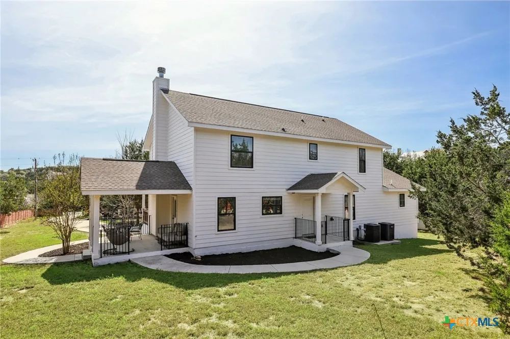 275 Stallion Springs Drive Fischer, TX 78623