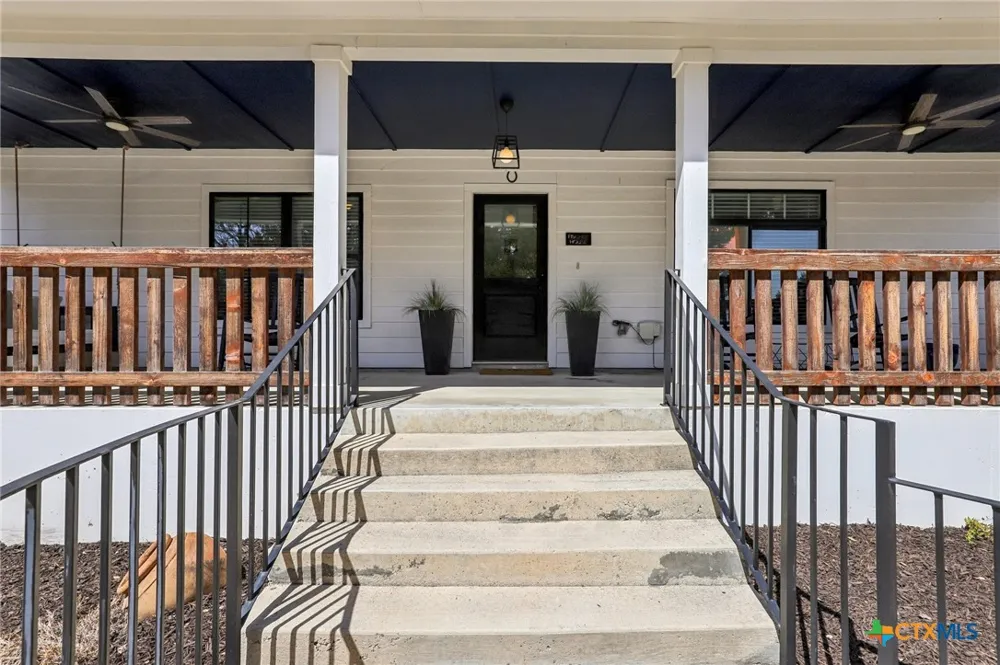 275 Stallion Springs Drive Fischer, TX 78623
