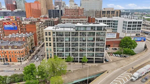 353 W Fourth Street #305