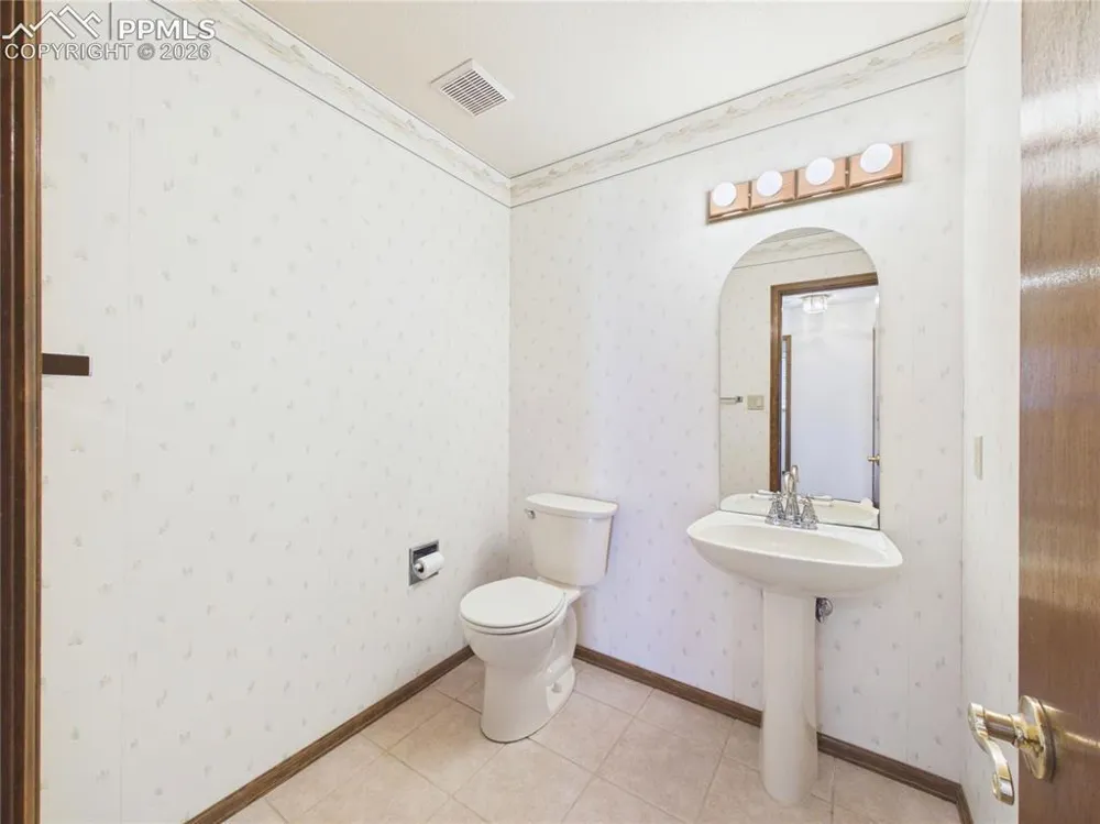1380 S Winterhaven Drive Pueblo West, CO 81007