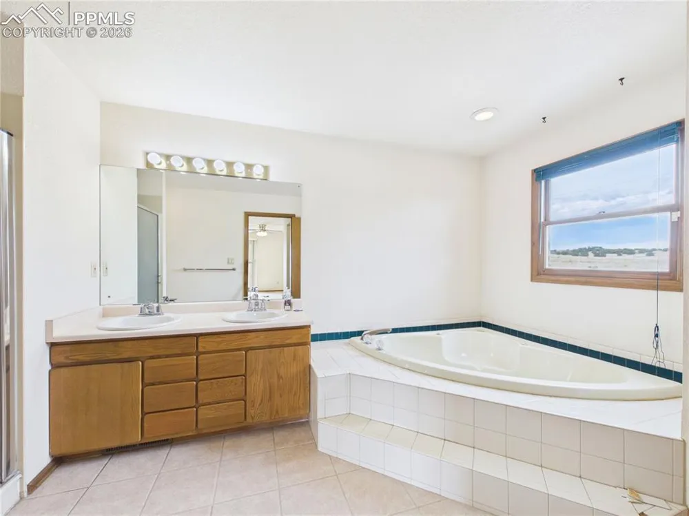1380 S Winterhaven Drive Pueblo West, CO 81007