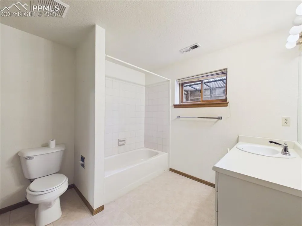 1380 S Winterhaven Drive Pueblo West, CO 81007