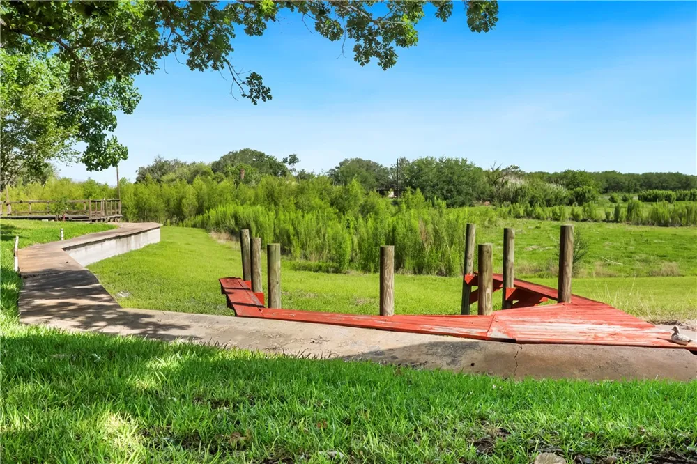 155 Harbor Mathis, TX 78368