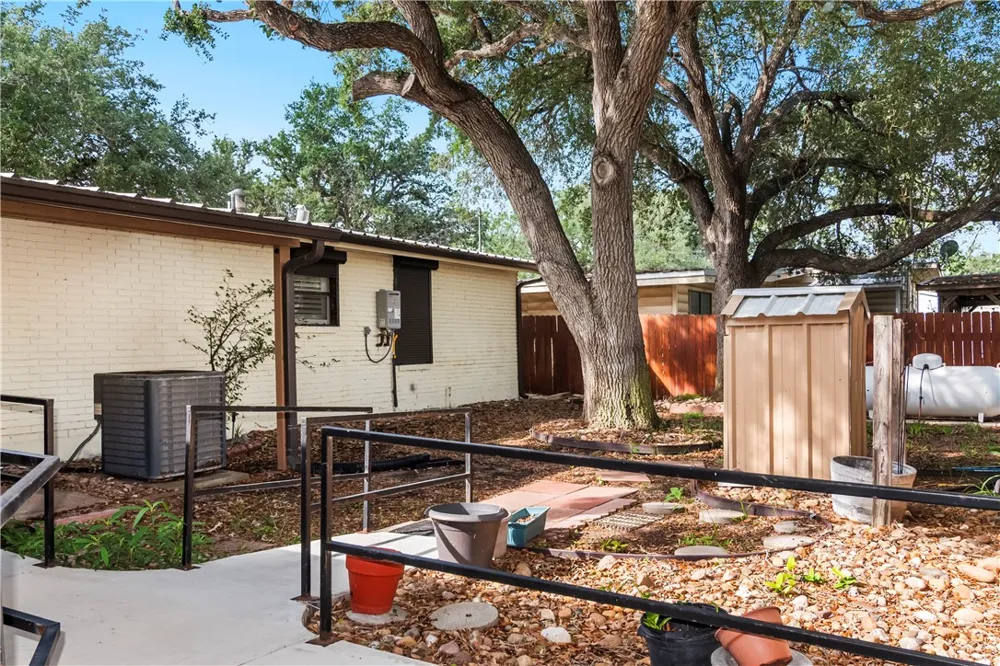 155 Harbor Mathis, TX 78368