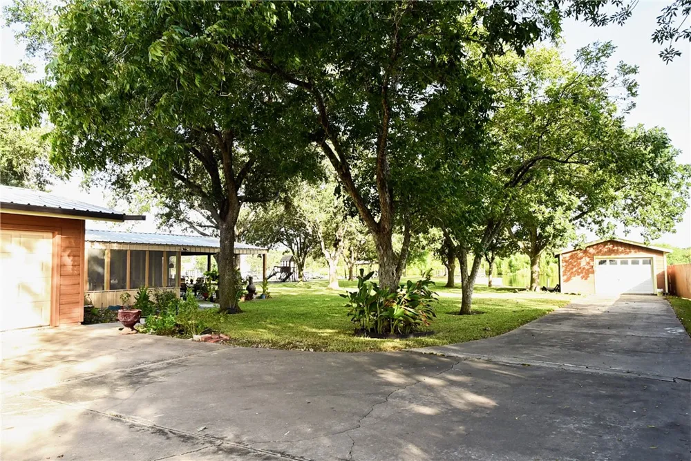 155 Harbor Mathis, TX 78368