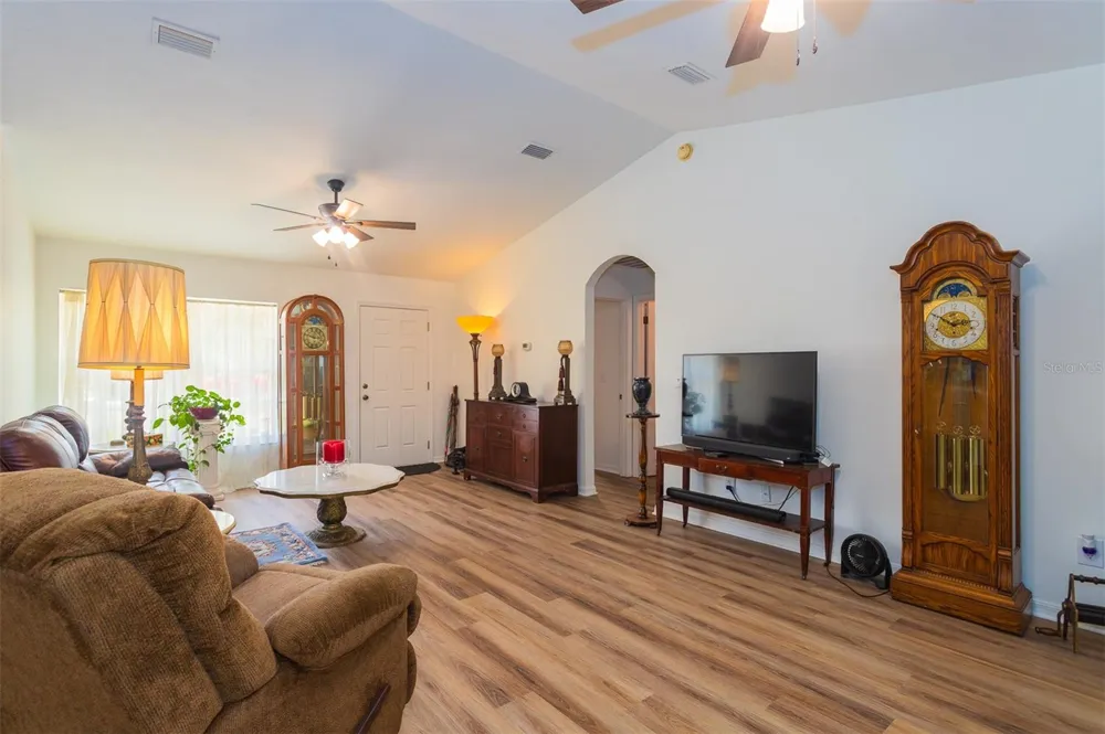 10 SEQUOIA DRIVE TRACE Ocklawaha, FL 32179