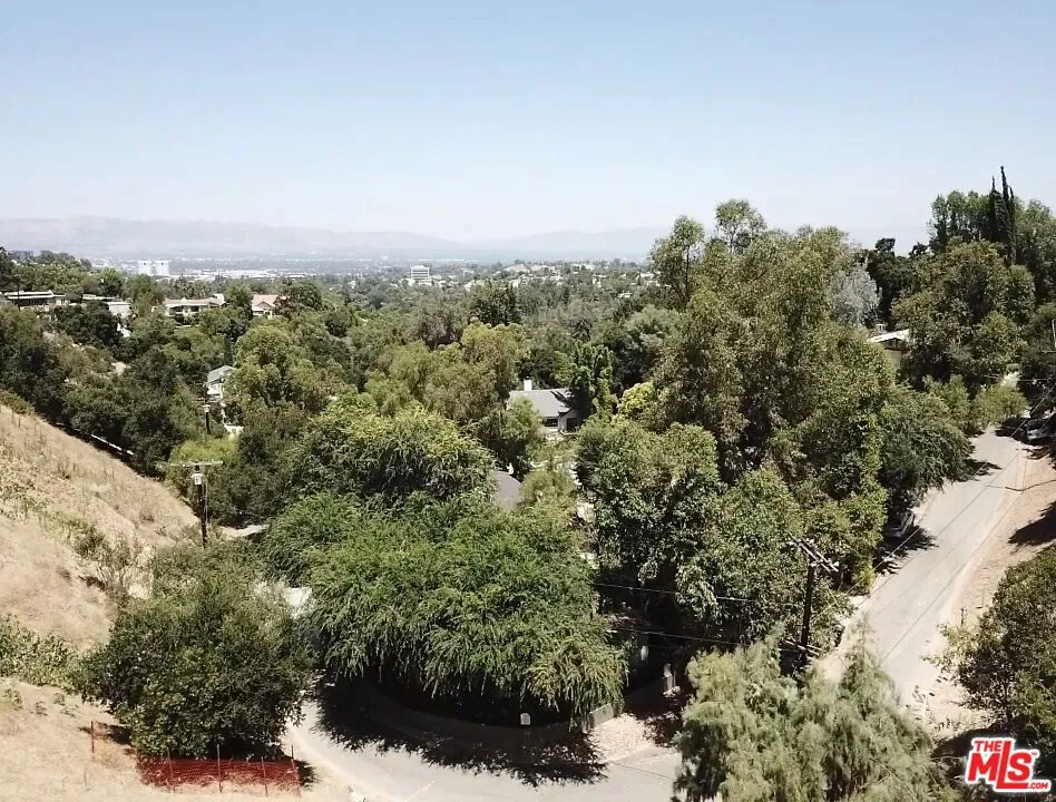 4601 Ensenada Drive Woodland Hills, CA 91364