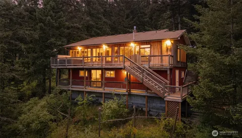 1136 Island Drive