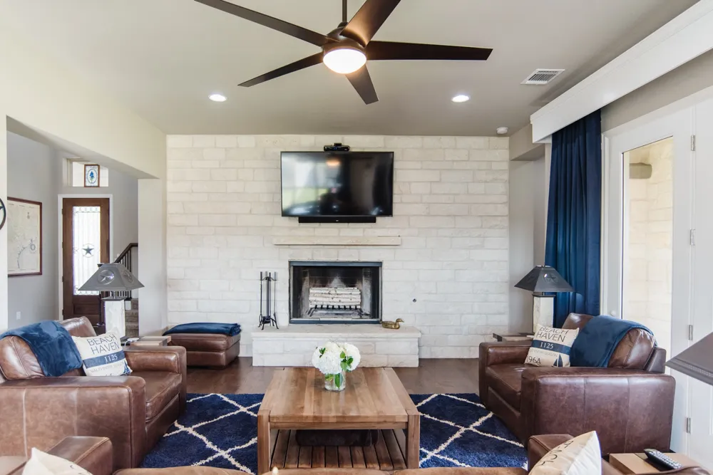 448 Seawind Lakeway, TX 78734