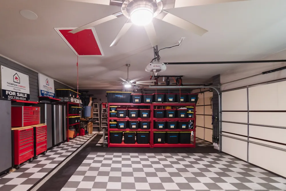 448 Seawind Lakeway, TX 78734