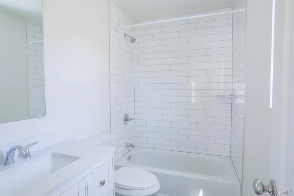 33 Dressel Mastic, NY 11950