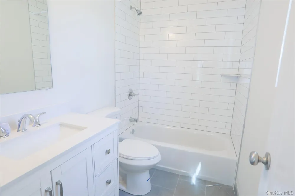 33 Dressel Mastic, NY 11950