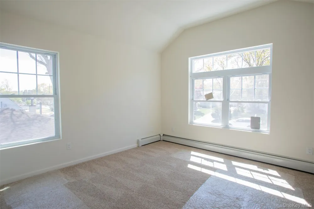 33 Dressel Mastic, NY 11950