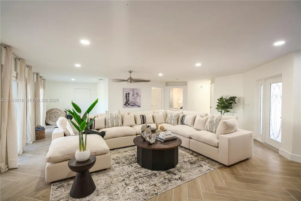 474 Peninsula Dr Fort Pierce, FL 34946
