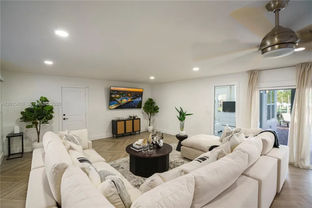 474 Peninsula Dr Fort Pierce, FL 34946