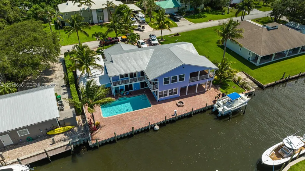 474 Peninsula Dr Fort Pierce, FL 34946