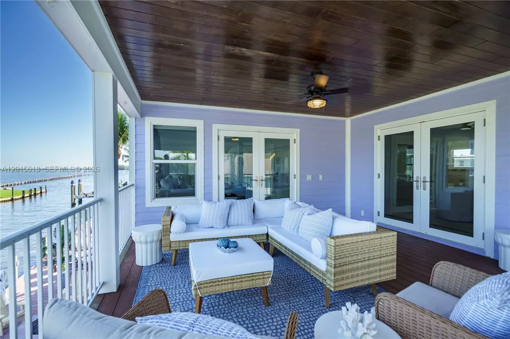 474 Peninsula Dr Fort Pierce, FL 34946
