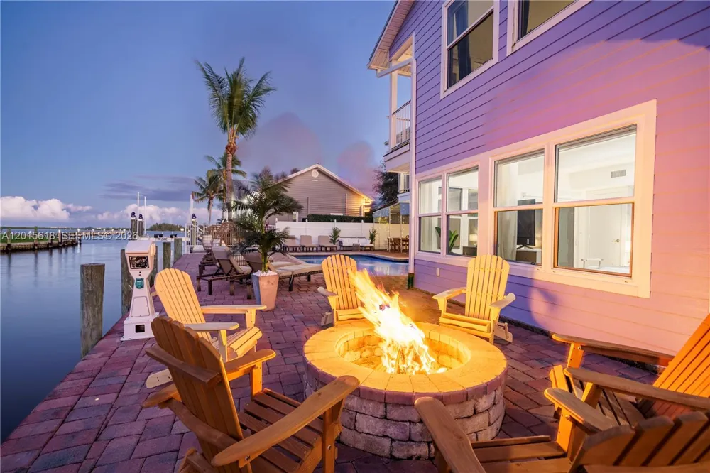 474 Peninsula Dr Fort Pierce, FL 34946