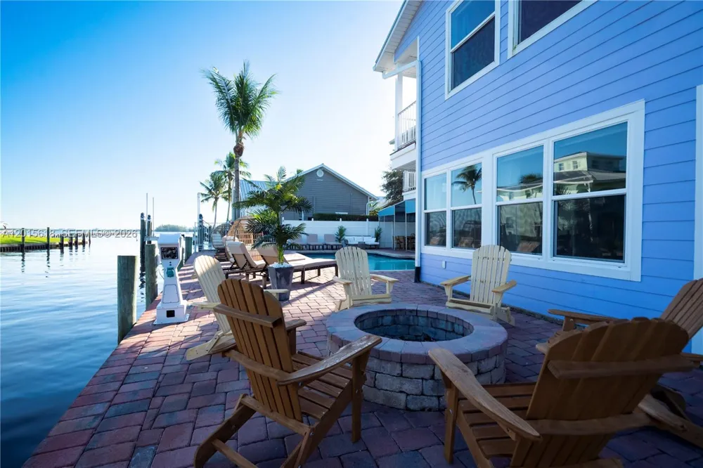 474 Peninsula Dr Fort Pierce, FL 34946