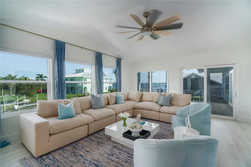 474 Peninsula Dr Fort Pierce, FL 34946