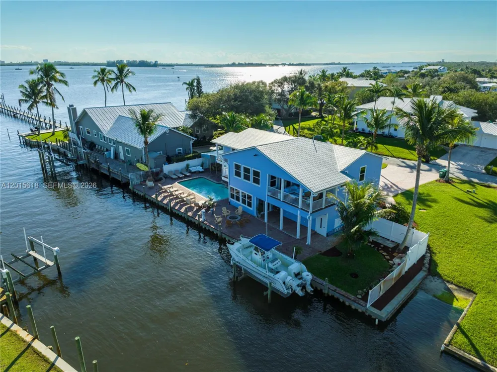 474 Peninsula Dr Fort Pierce, FL 34946