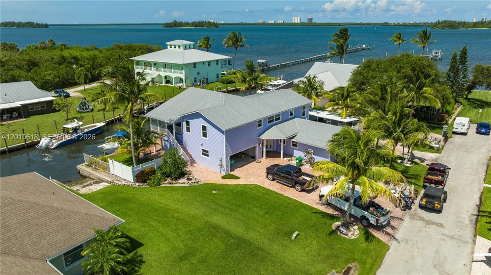 474 Peninsula Dr Fort Pierce, FL 34946