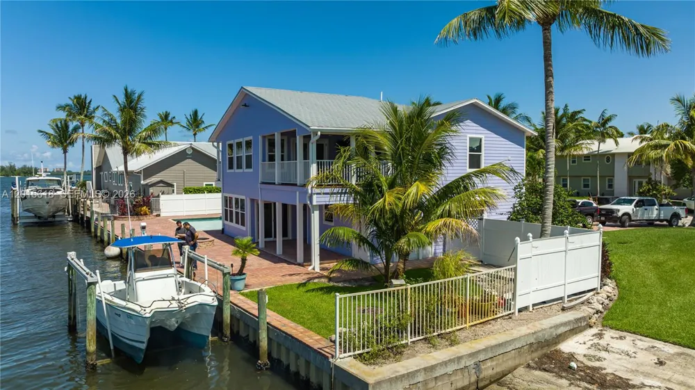474 Peninsula Dr Fort Pierce, FL 34946