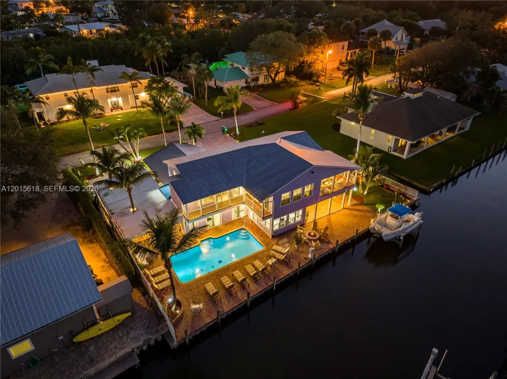 474 Peninsula Dr Fort Pierce, FL 34946