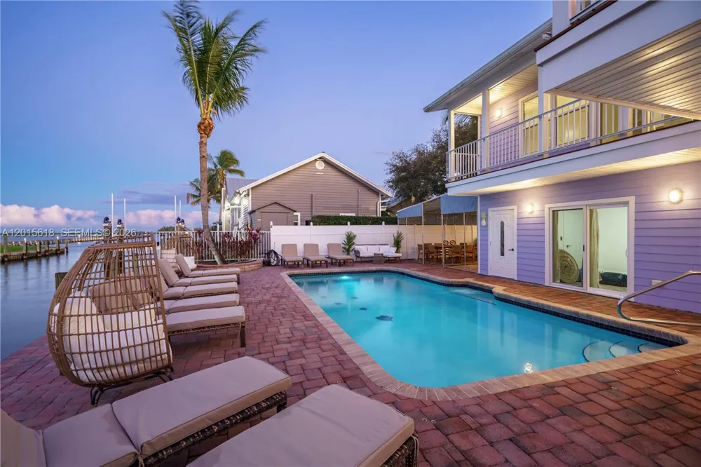 474 Peninsula Dr Fort Pierce, FL 34946