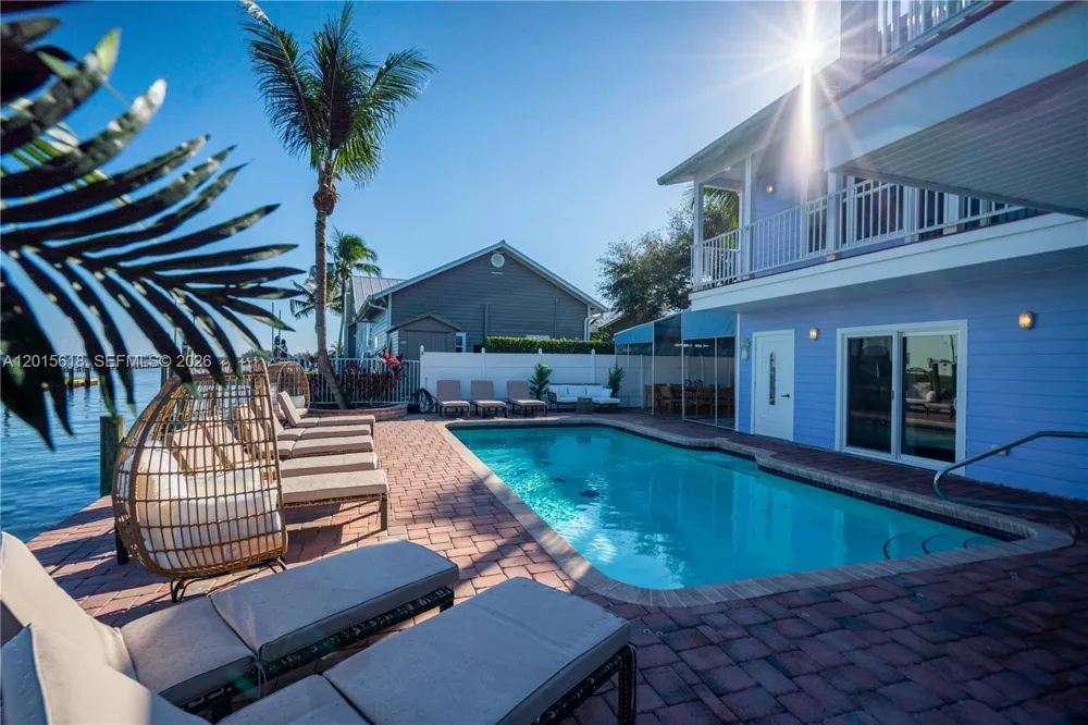 474 Peninsula Dr Fort Pierce, FL 34946