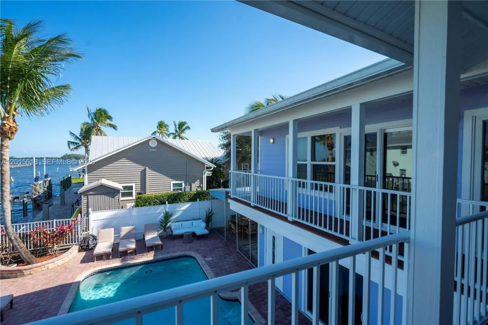474 Peninsula Dr Fort Pierce, FL 34946