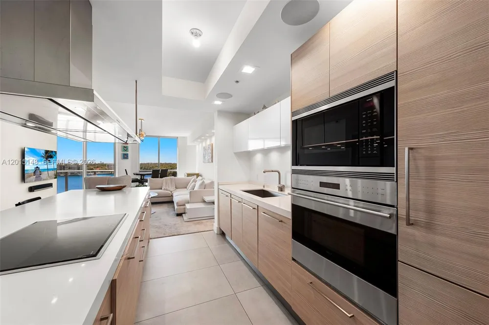 17111 Biscayne Blvd #606 North Miami Beach, FL 33160