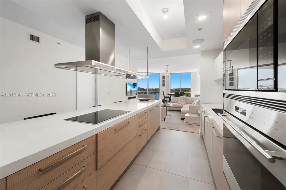 17111 Biscayne Blvd #606 North Miami Beach, FL 33160