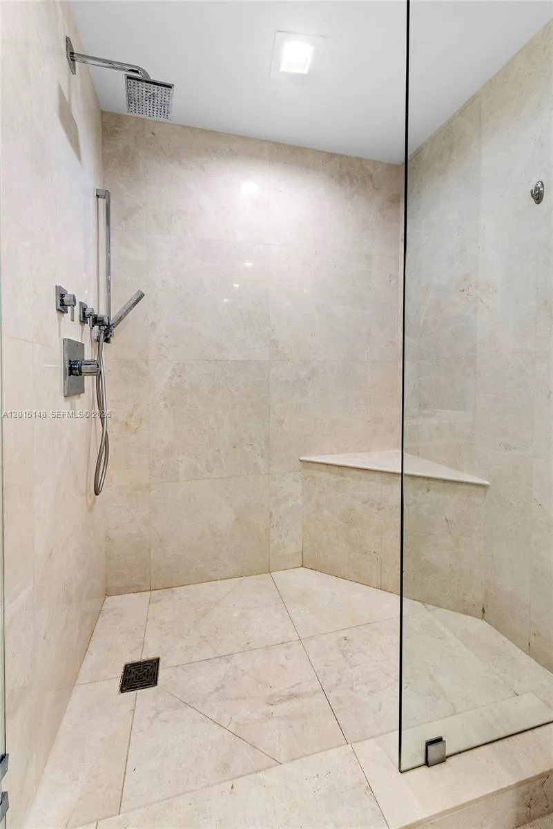 17111 Biscayne Blvd #606 North Miami Beach, FL 33160