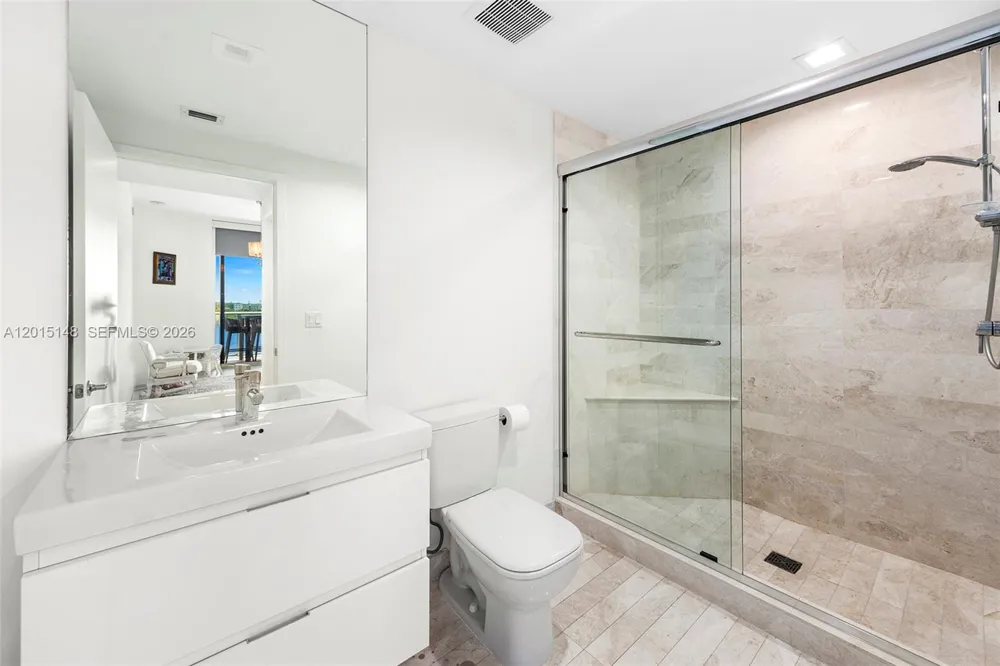 17111 Biscayne Blvd #606 North Miami Beach, FL 33160