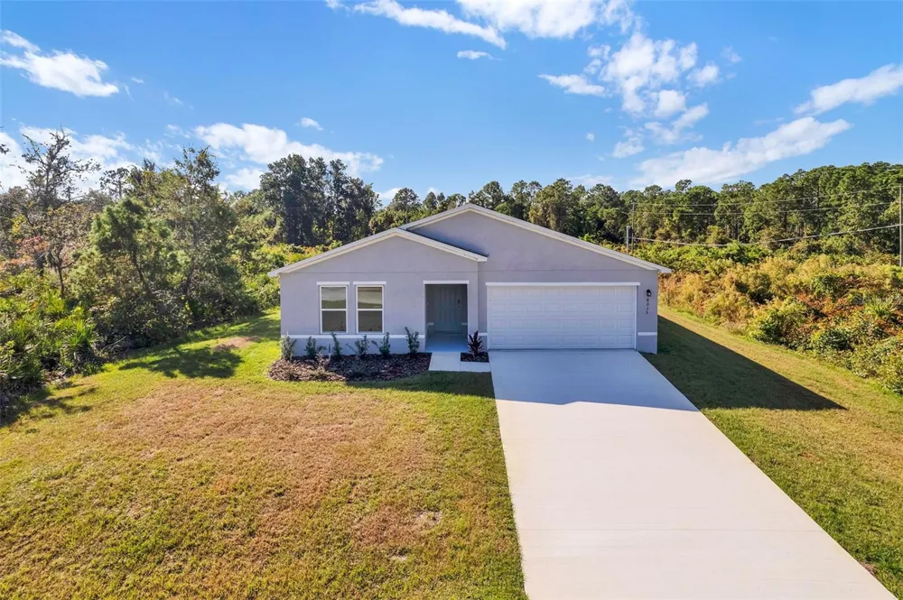 8614 GRANADA BOULEVARD Sebring, FL 33872