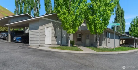 2152 Roper Lane