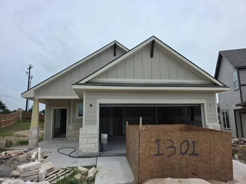 1301 Boehnke Pass