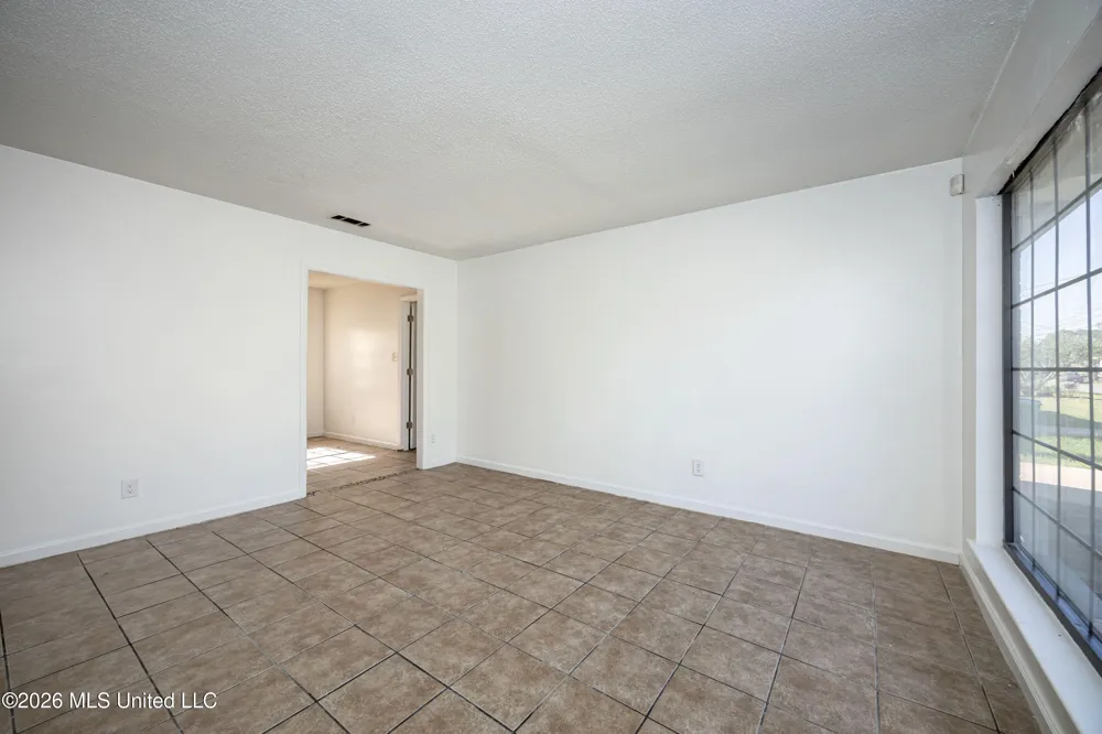 5612 Rose Drive Moss Point, MS 39563