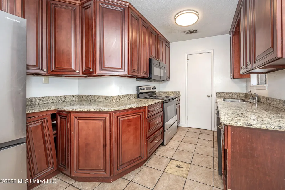 5612 Rose Drive Moss Point, MS 39563