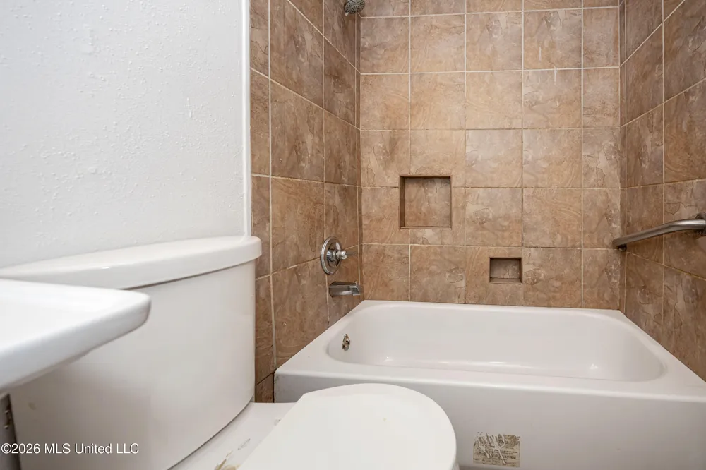 5612 Rose Drive Moss Point, MS 39563