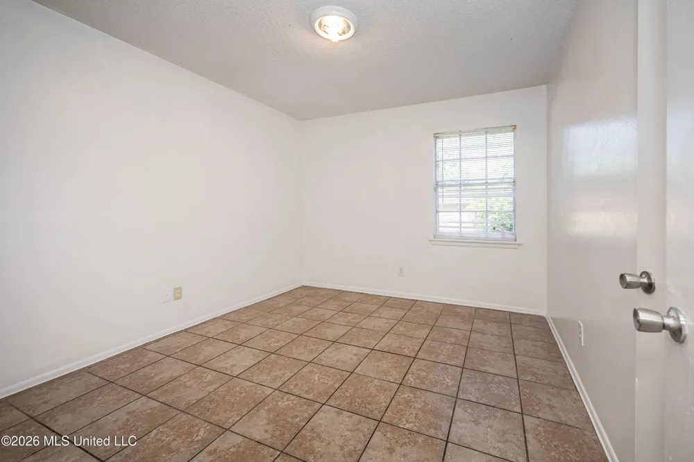 5612 Rose Drive Moss Point, MS 39563