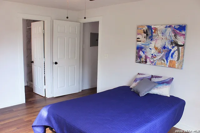 1006 DIVISION AVE San Antonio, TX 78225