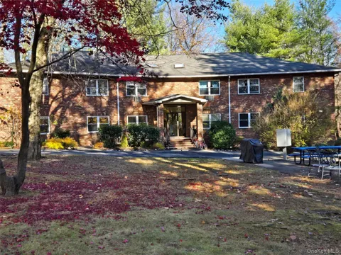 119 W Crooked Hill Road #104