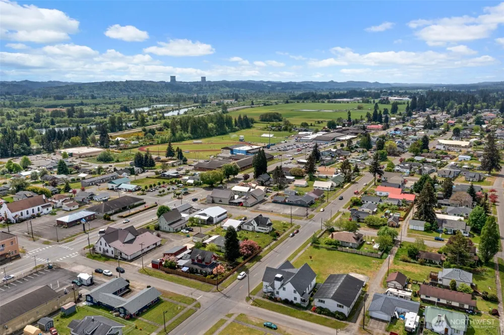 505 W Young Street Elma, WA 98541