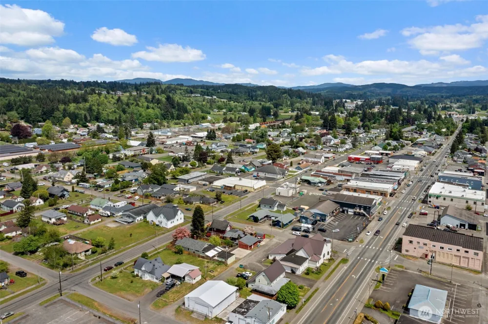 505 W Young Street Elma, WA 98541