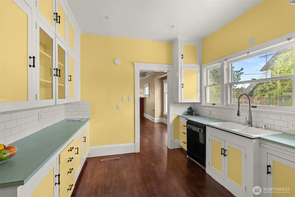 505 W Young Street Elma, WA 98541